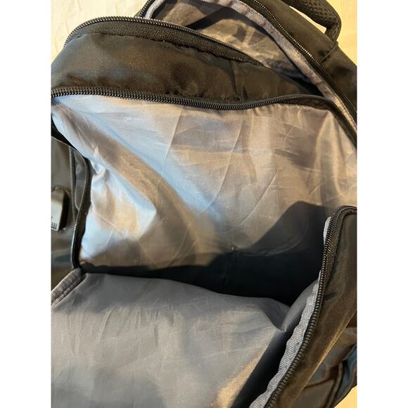 Clamshell Black Padded Computer Backpack - Picture 3 of 5